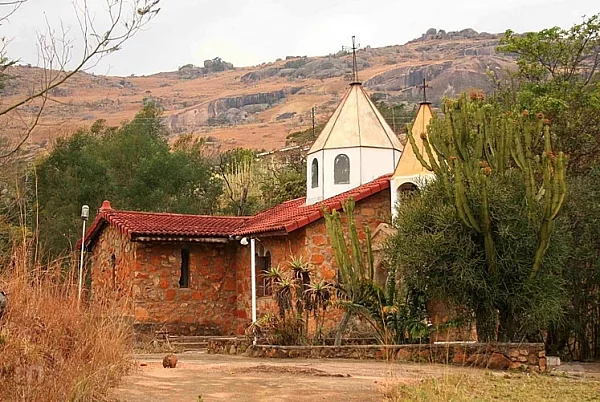 Где находятся самая южная и самая северная в мире армянские церкви?