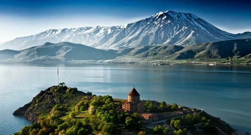 Голубое чудо Армении