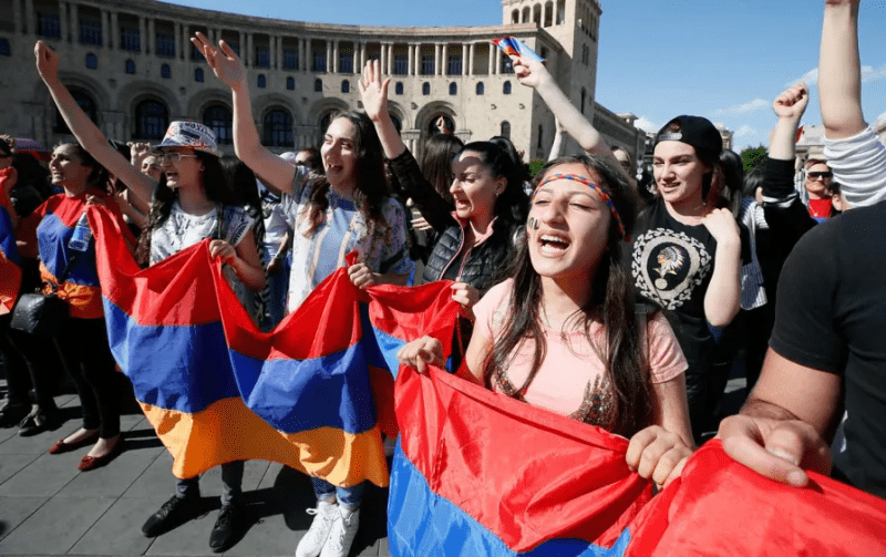 Хотят ли армяне переименовать свою страну и почему?