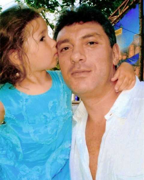 Юная дочь Немцова вышла замуж за армянина. Что это за парень и как он выглядит?