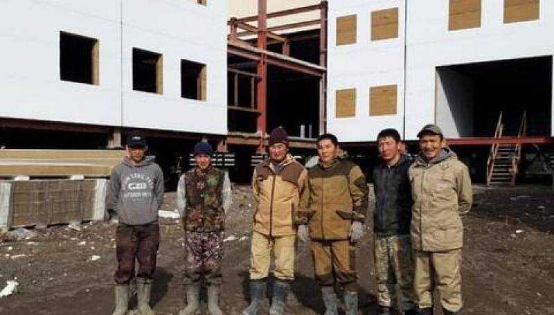 Силами молодых строителей возводится школа в Чокурдахе