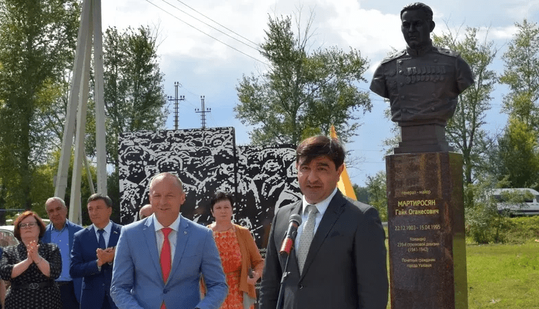 В России открыли памятник еще одному армянскому герою