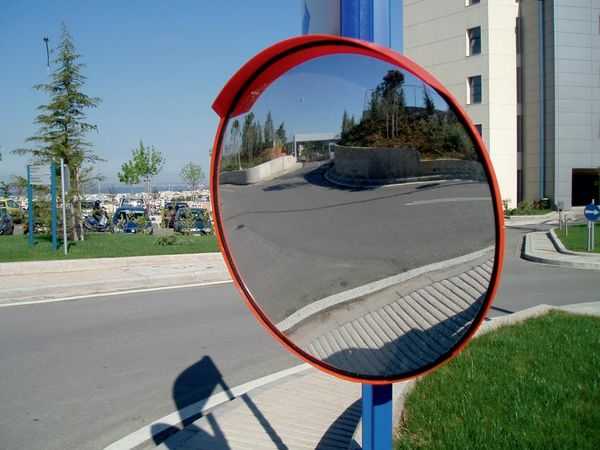 Дорожные сферические зеркала – безопасность на дороге