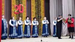 Ольга Бубнова поздравила участников вокального коллектива «Рябинушка» с юбилеем творческой деятельности