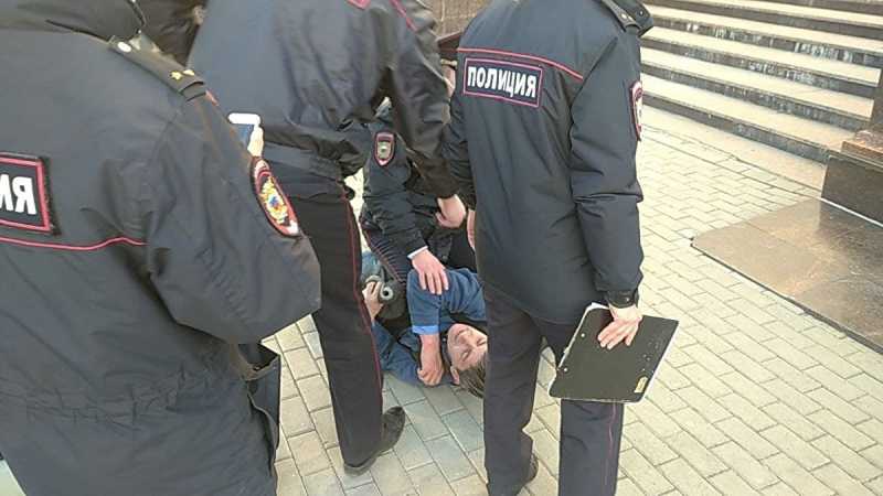 В Екатеринбурге правозащитника признали организатором митинга из-за поста об «ОВД-Инфо»