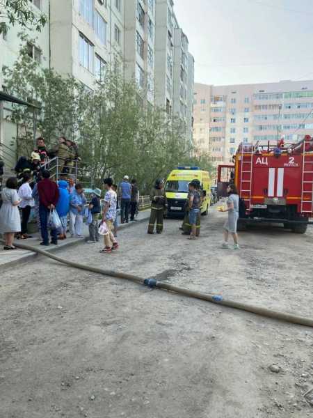 В Якутске произошло возгорание в подъезде жилого дома