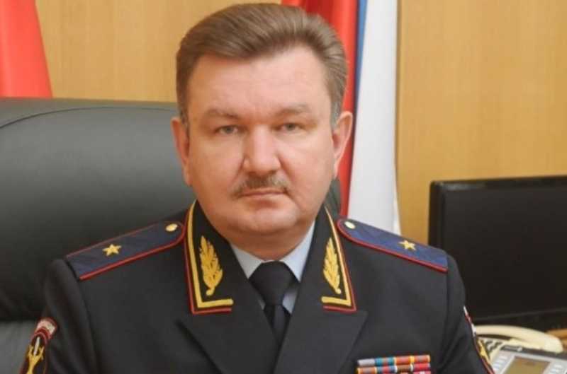 Генерал Коломиец уволил подследственного главу тюменского управления ГИБДД по выслуге лет
