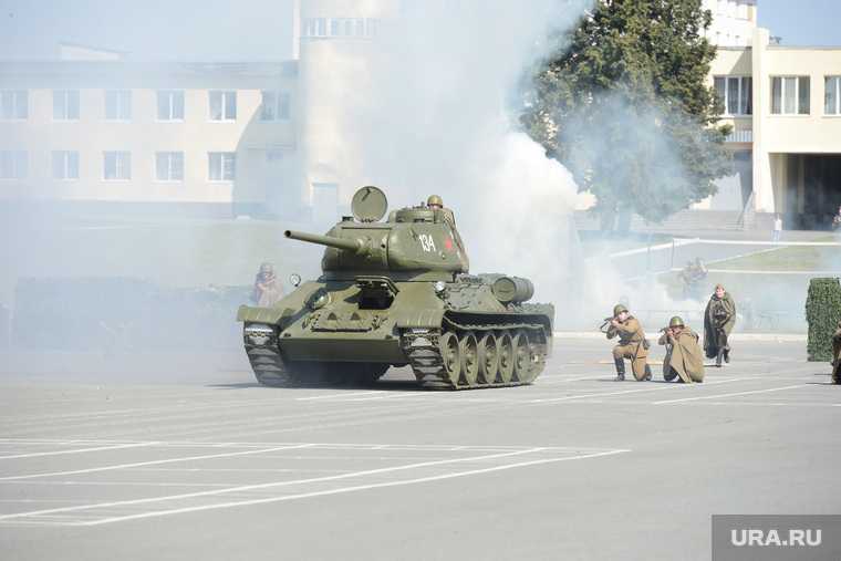 Челябинских школьников призывают в танковую дивизию