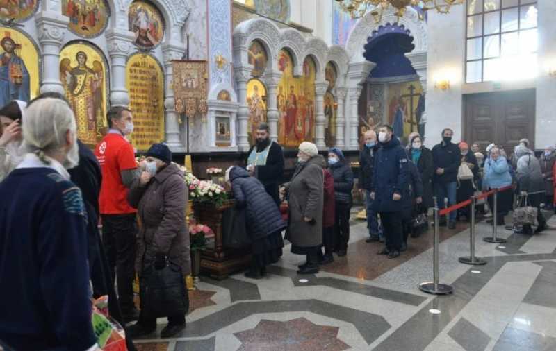 В разгар новой волны ковида в Екатеринбург привезут популярную церковную святыню